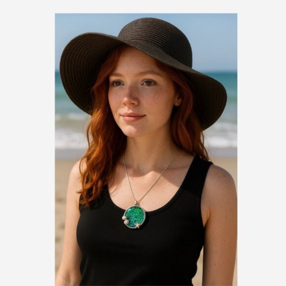 Resin Necklace Blue /Green Metal Seashell Deco Handmade 18" Silver Chain - Picture 1 of 2